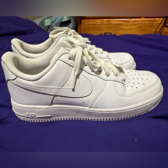 Nike Women’s Air Force 1 ‘07 White - Picture 3 of 15
